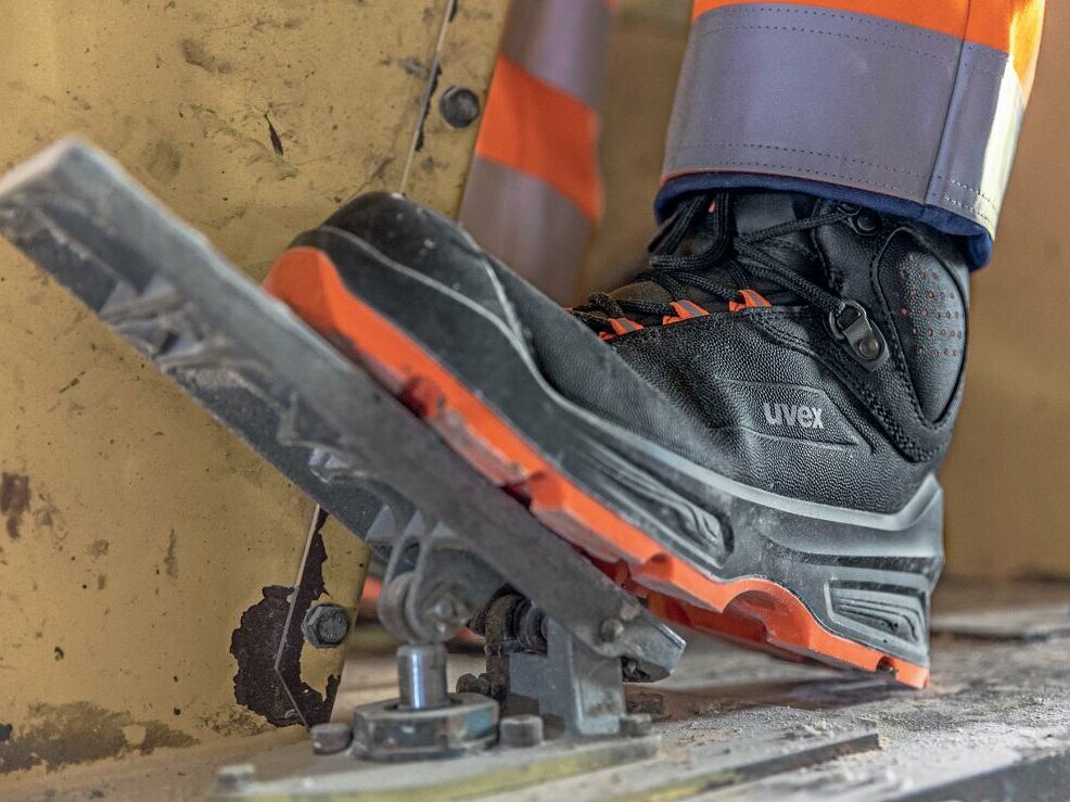 uvex 3 construction munkavédelmi bakancsok