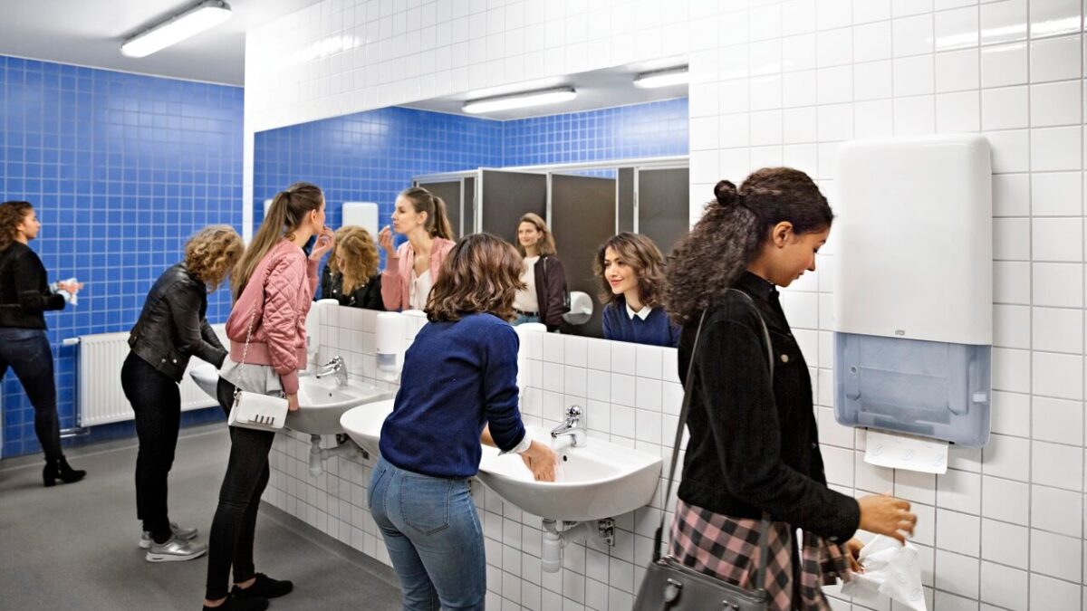 Nem csak a koncertről, hanem a mellékhelyiségről is részletesen beszámolunk otthon