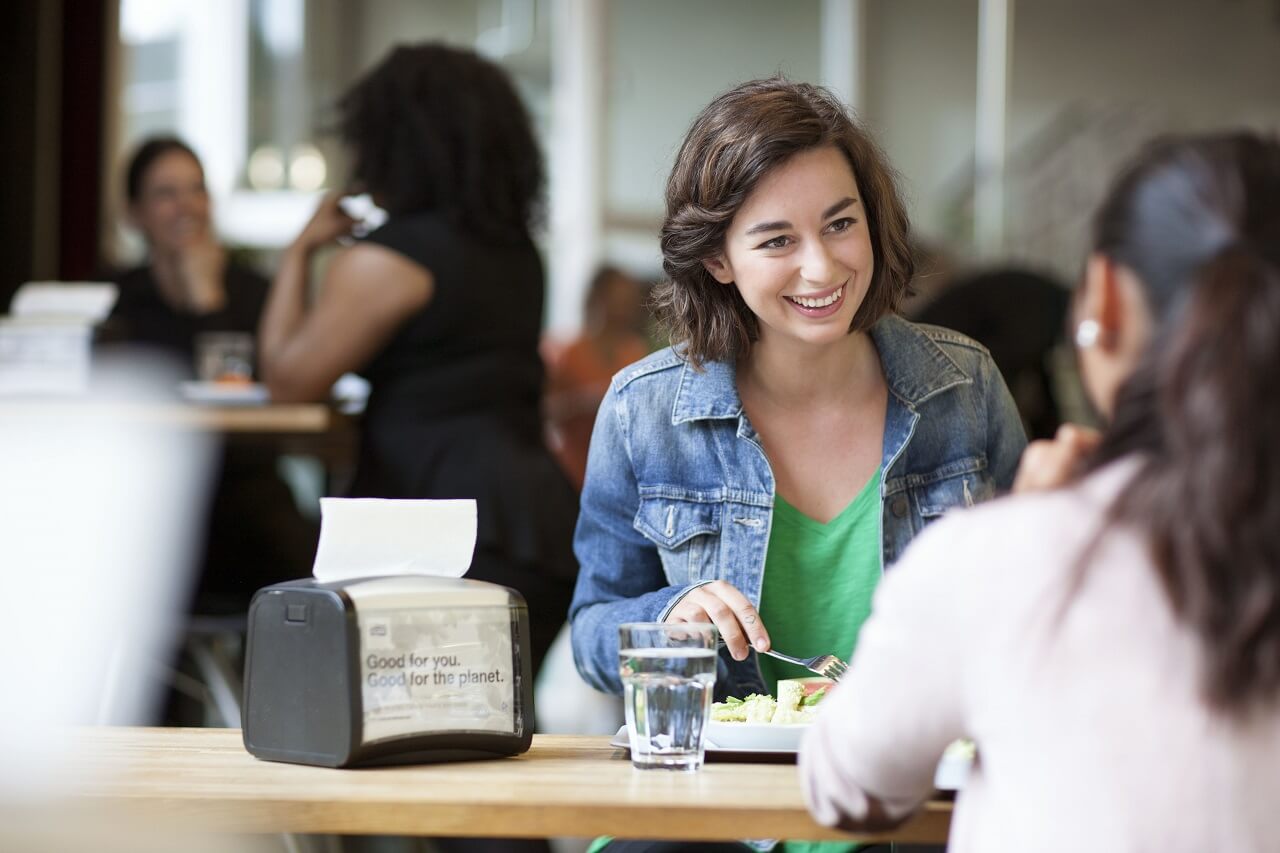 Új Tork Xpressnap® szalvétaadagoló, mellyel költséget csökkenthet