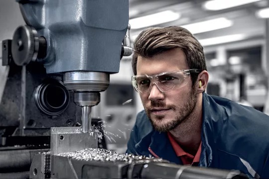 uvex x-fit védőszemüveg