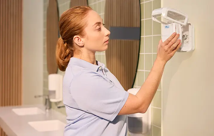 ÚJDONSÁG! Tork folyamatos adagolású légfrissítő